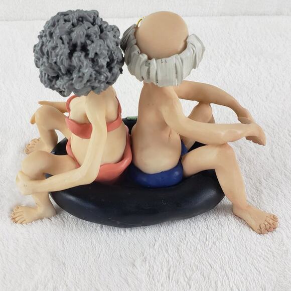 EFY Resin Figurine Senior Couple Summer Beach Fun Inner Tube 1373/3000 - Picture 3 of 8